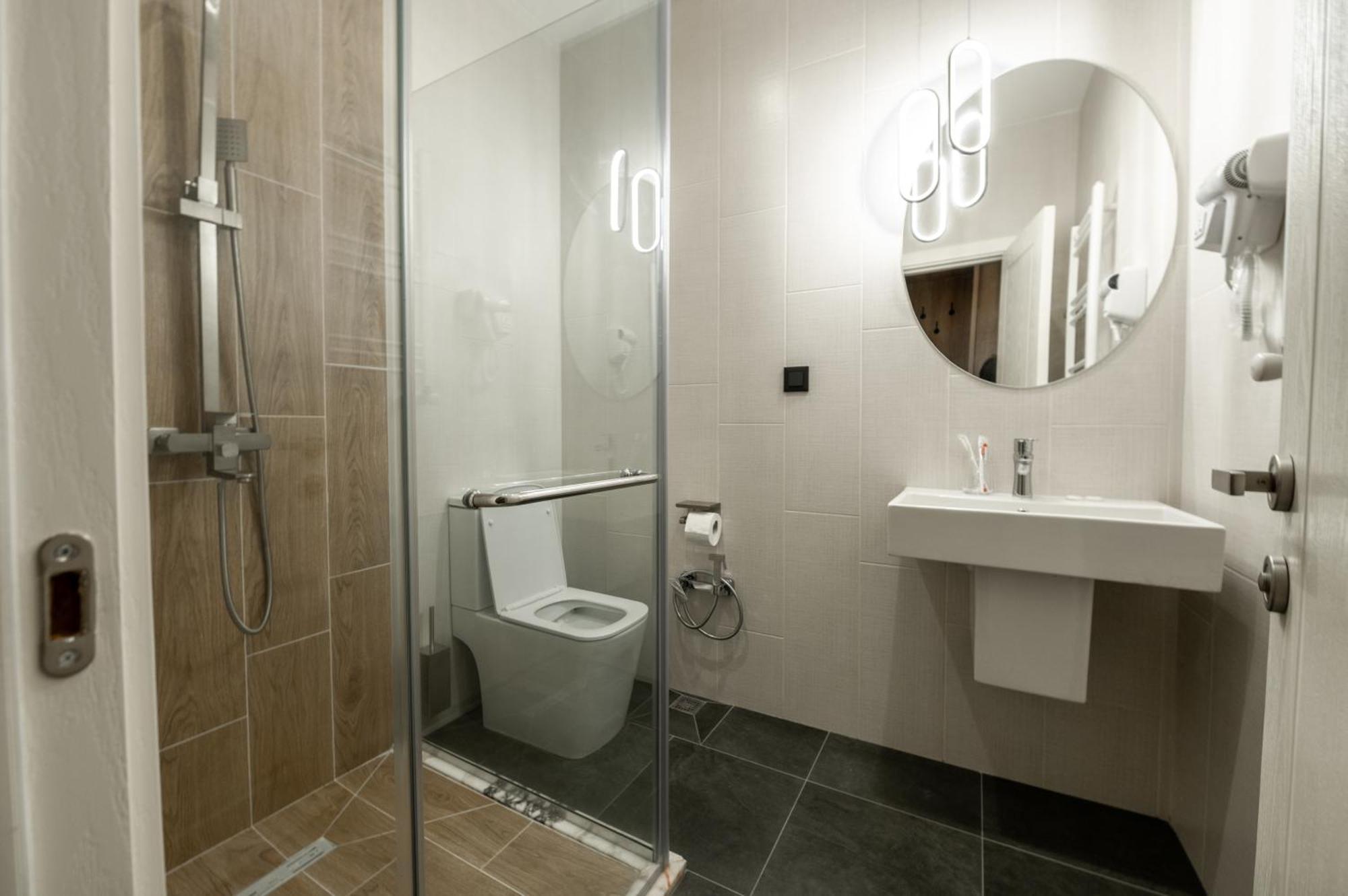 Central Hotel Kutaisi Ngoại thất bức ảnh