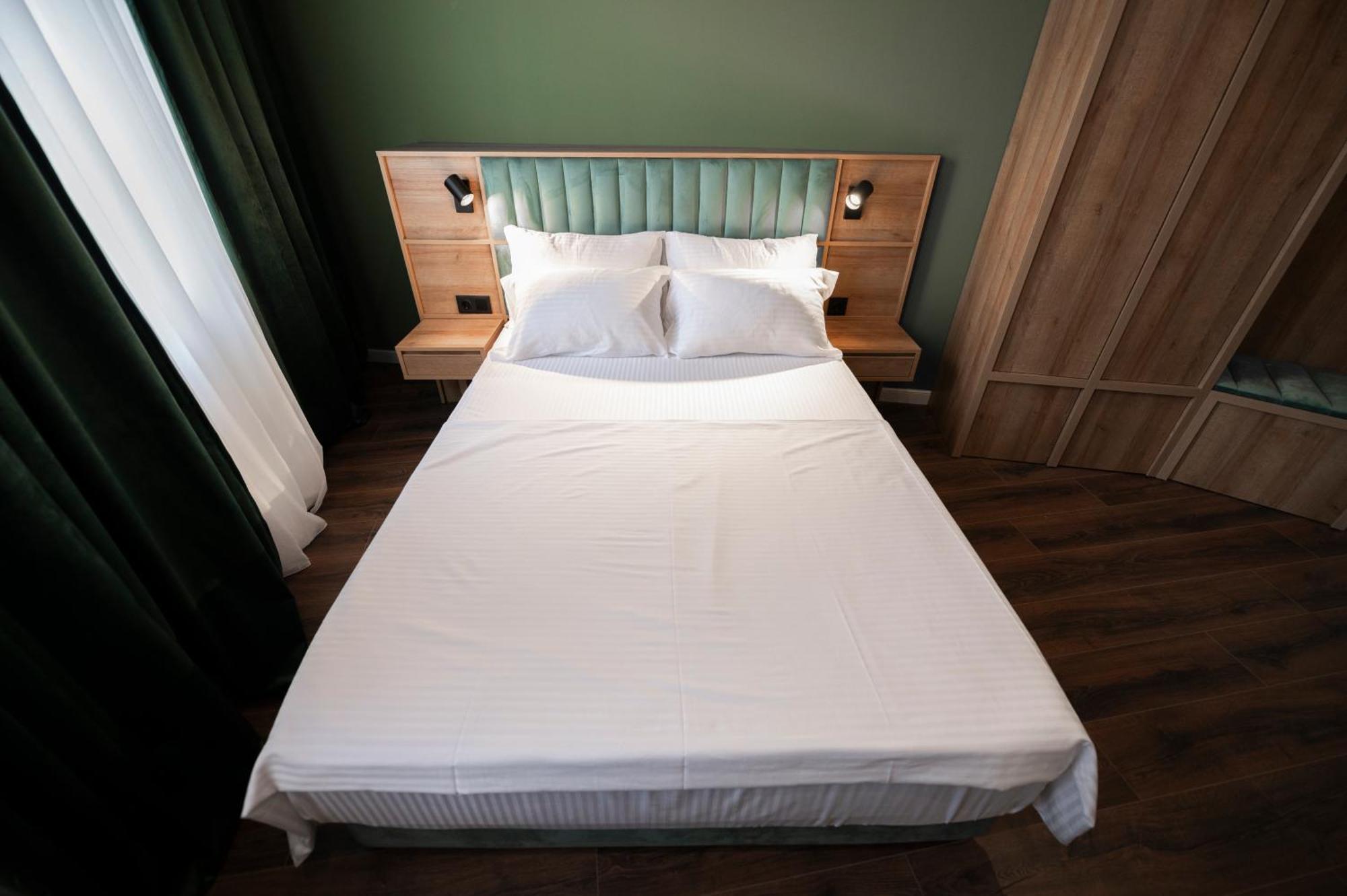 Central Hotel Kutaisi Ngoại thất bức ảnh