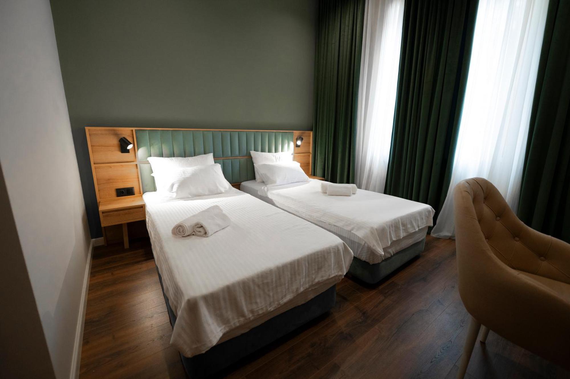 Central Hotel Kutaisi Ngoại thất bức ảnh