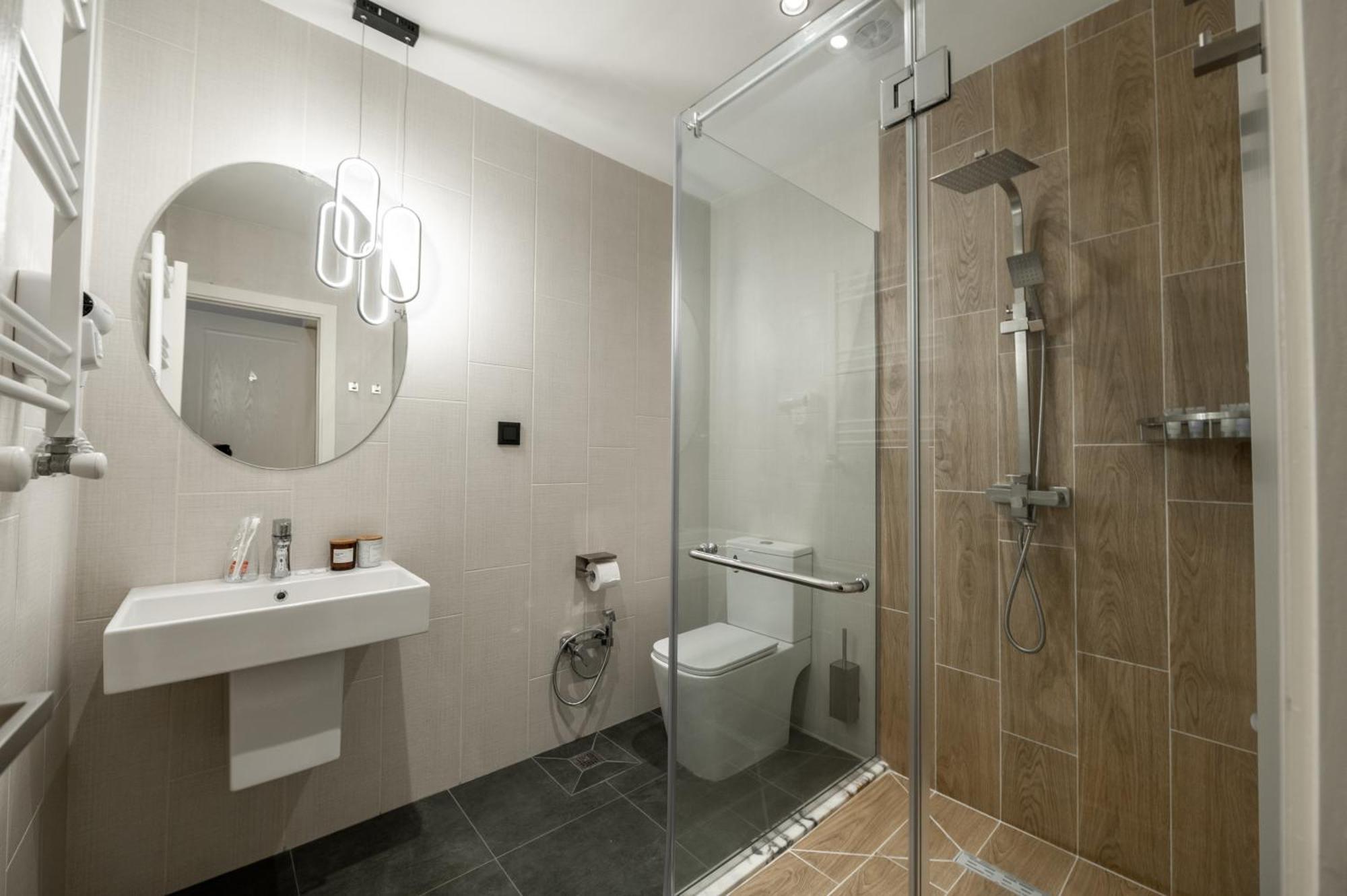 Central Hotel Kutaisi Ngoại thất bức ảnh