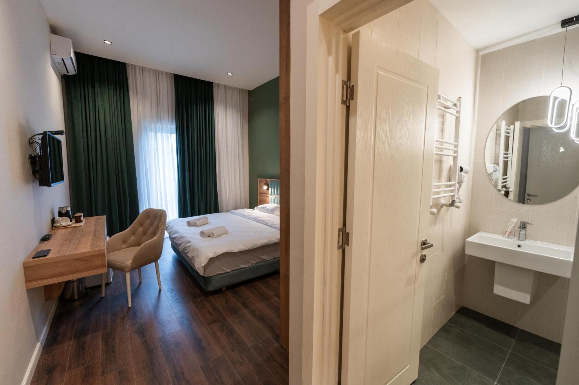 Central Hotel Kutaisi Ngoại thất bức ảnh