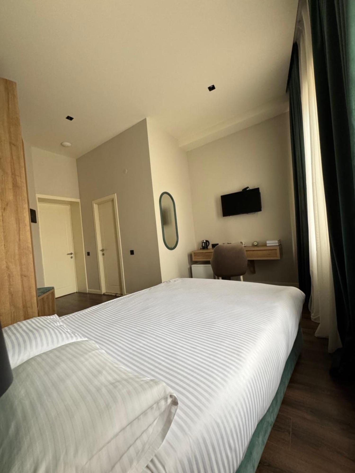 Central Hotel Kutaisi Ngoại thất bức ảnh