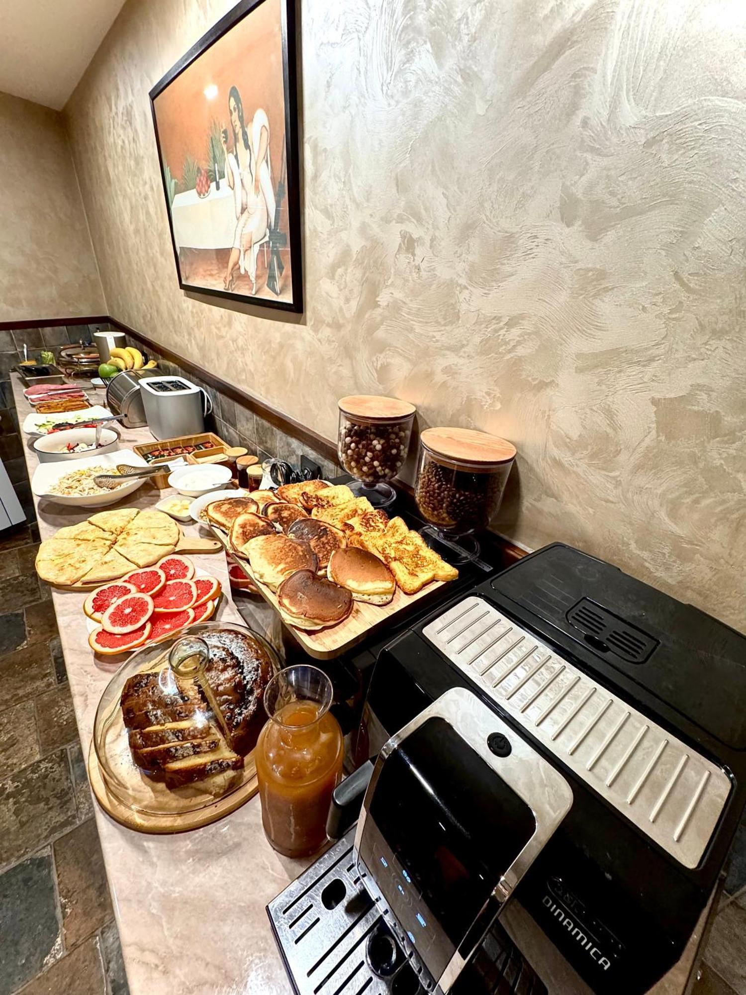 Central Hotel Kutaisi Ngoại thất bức ảnh